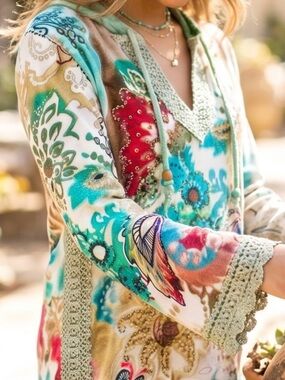 Vintage Crochet-Trim Floral V-Neck Long Sleeve Tee in Teal & Coral